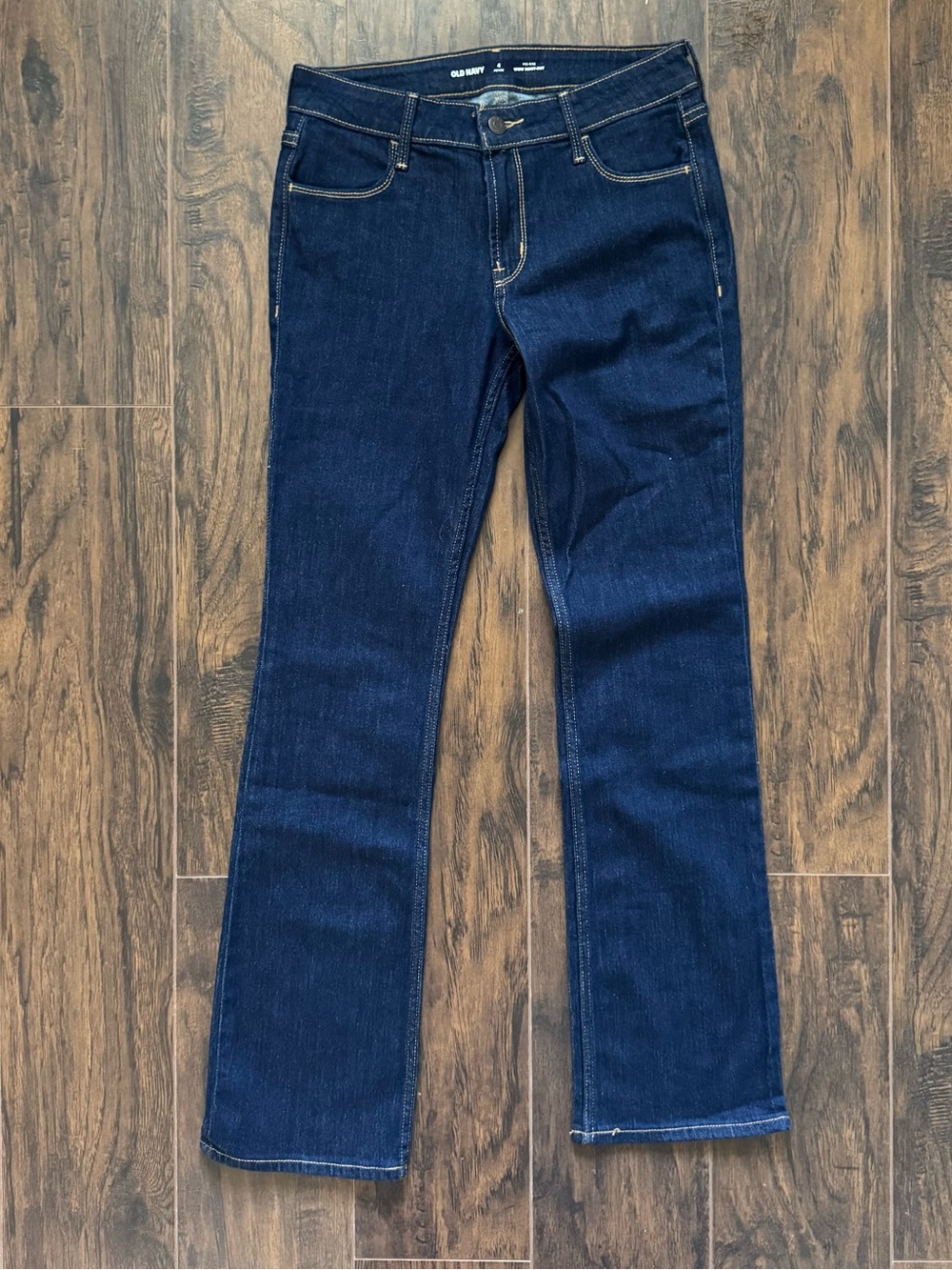 Old Navy Size 4 Mid-Rise Wow Boot-Cut Jeans